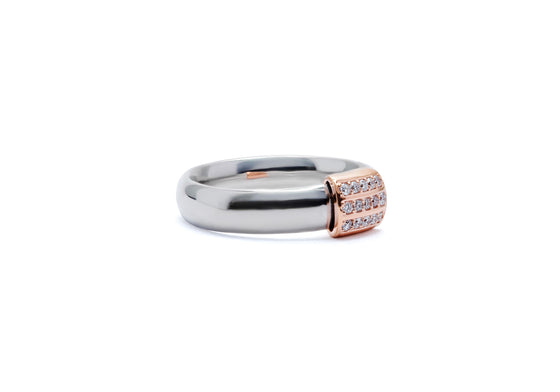Band with diamond pavé gold ring