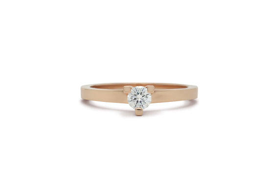 4mm moissanite solitaire (Yellow or rose gold)