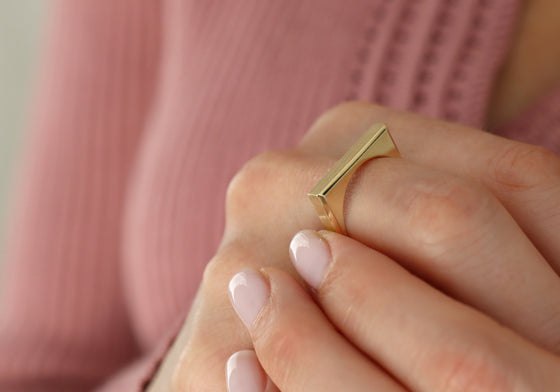 Classy signet ring