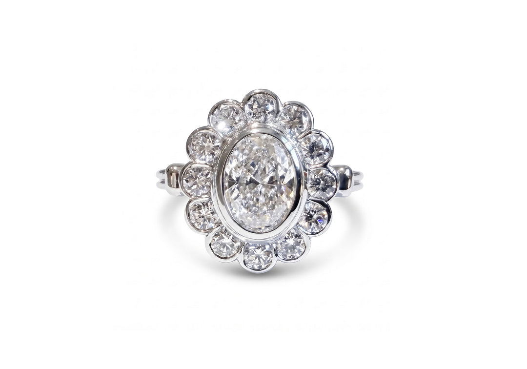 Bague de fiançailles marguerite avec diamants de laboratoire ovale et or blanc