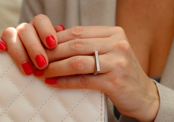 Classy ring signet paved