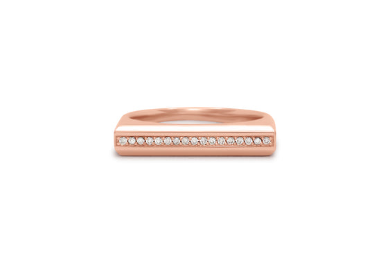 Classy ring signet paved