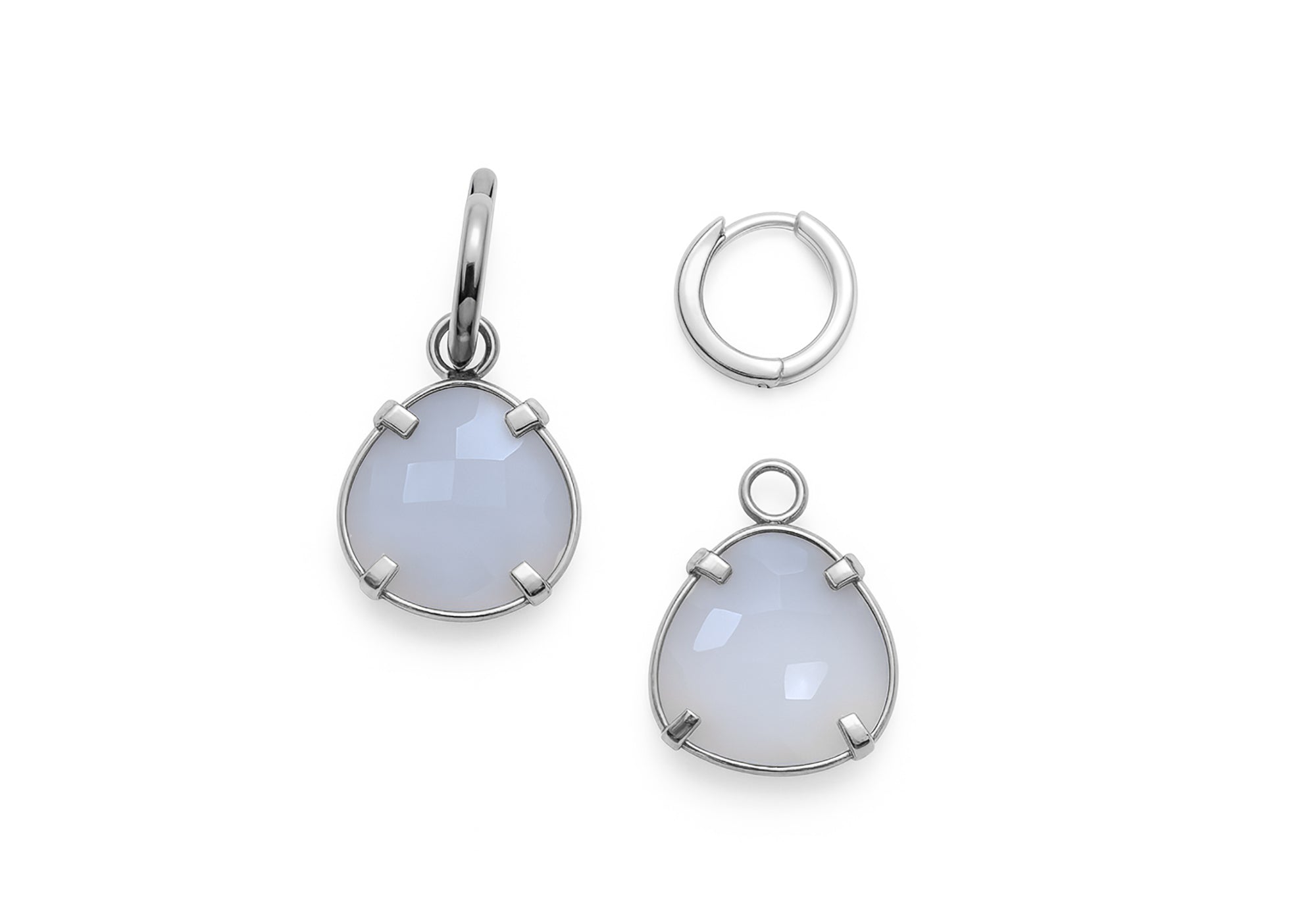 White gold rings with chalcedony embellishments