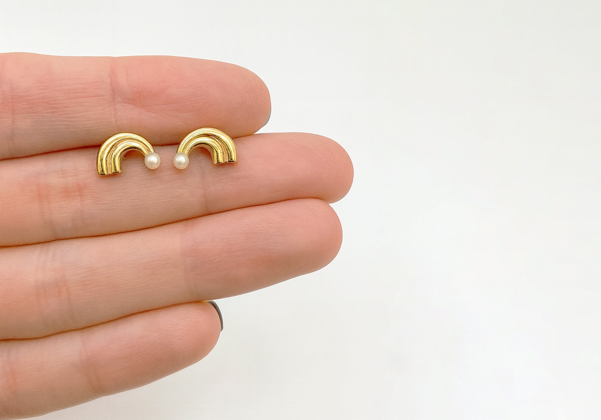 Rainbow earrings in yellow gold and pearls