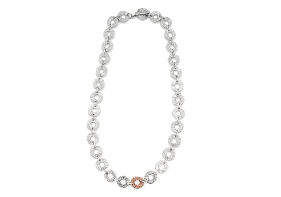 Necklace with textured rings