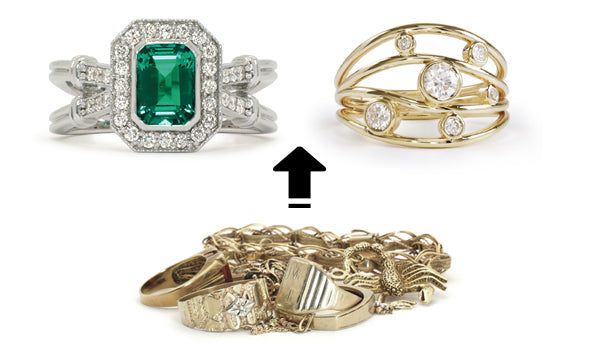 Transformation de bijoux : ancien or et pierres récupérés pour créer deux nouvelles bagues sur mesure, une en or blanc avec une émeraude et l’autre en or jaune avec diamants.