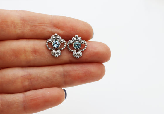 Royal earrings with topaz