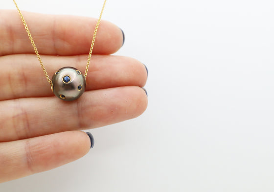 Tahitian pearl and sapphires