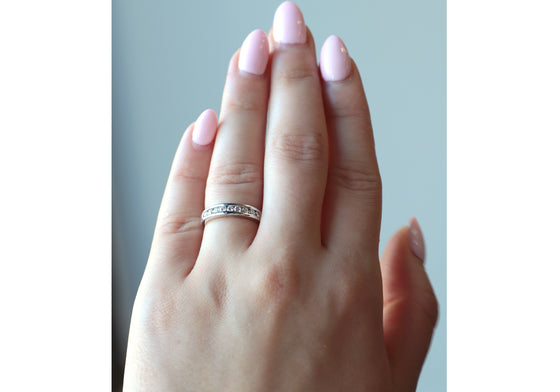 Modern semi-eternity ring