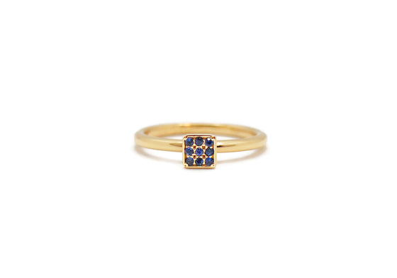 Square ring with sapphire pavé