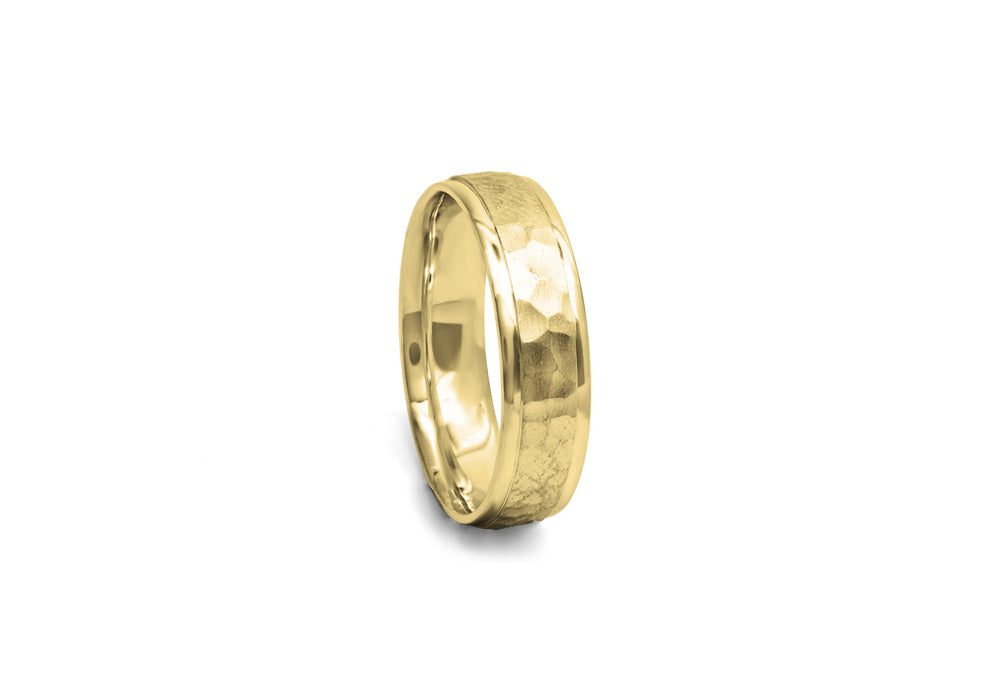 bague homme or jaune texture organique comme un gant côté