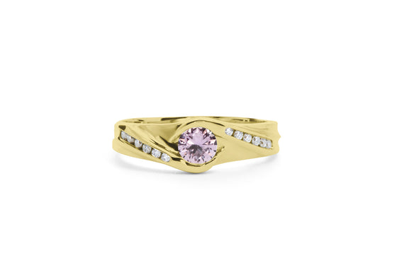 In the eye of the amethyst