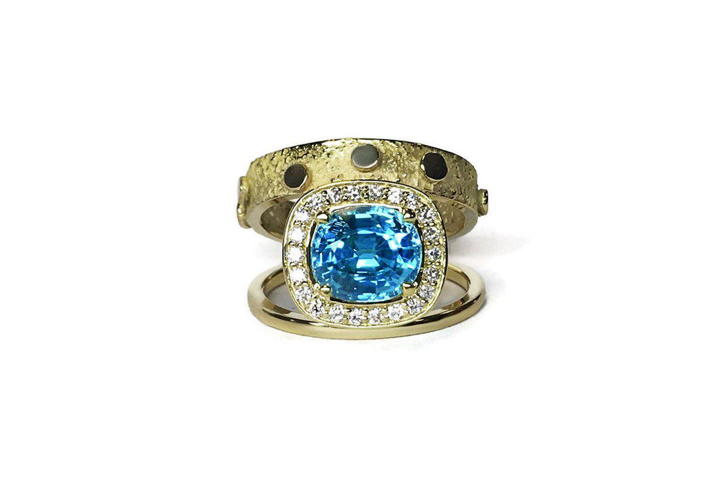 bague zircon bleu et diamants or jaune double signature halo 